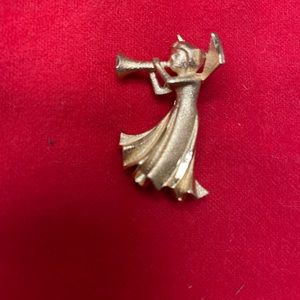 Vintage Gold Finish Hornplaying Angel  pin. Host Pick